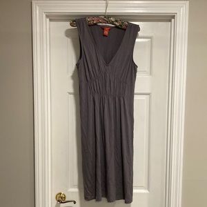 Sundance Women’s size M(10-12) below the knee Grey/Putty sleeveless dress.